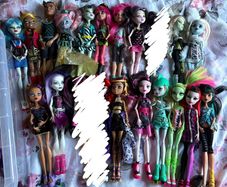 g1 monster high dolls