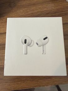 AirPods Pro 1st Gen MagSafe charging
