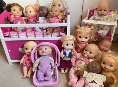 Huge collection of Dolls - Baby Alive dolls plus accessories