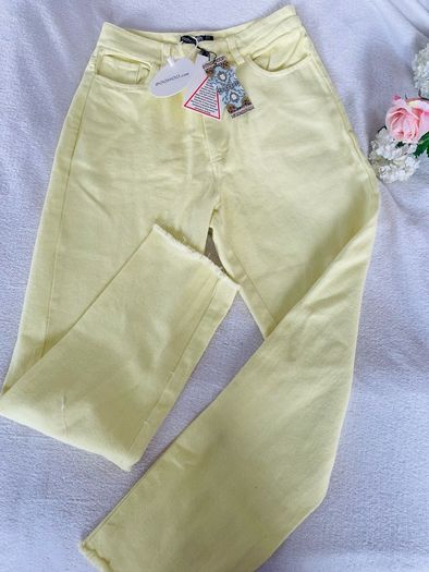 BNWT Boohoo Lemon Yellow High Rise Straight Leg Jeans Size UK 6 Raw Hem