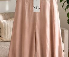 wide leg Bnwt Zara wide leg blush shade satin look medium culotte