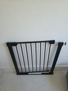 Noma Pressure Fit Stair Gate in Black