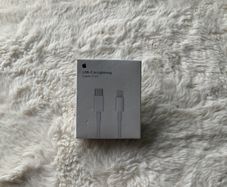 1 x AppleUSB-C to Lightning Cable (1M)