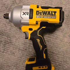 dewalt wrench