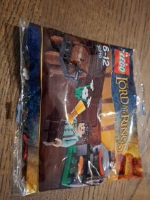 lego Frodo with cooking corner polybag