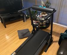 Knees over toes backwards treadmill