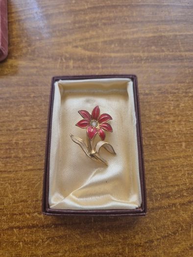 Vintage Flower Brooch