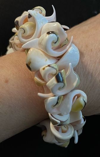 Mauritius shell bracelet