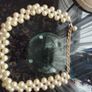 Choker necklace made of artificial pearls. Image 2