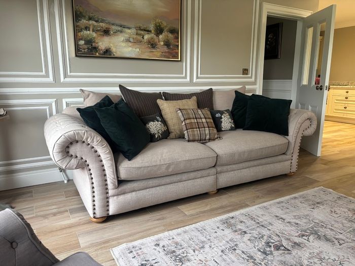 Alexander & James 4-Seater Sofa & 2 Armchairs