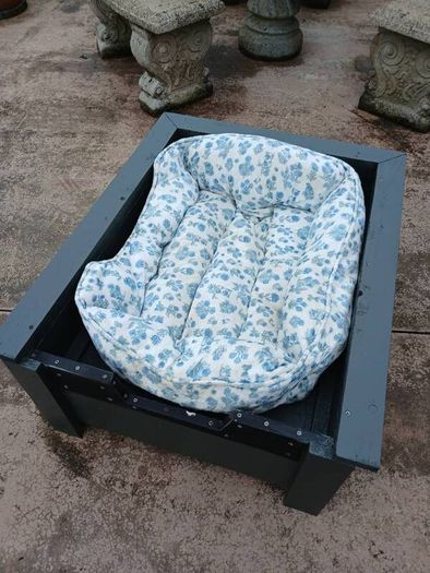 Dog raised bed