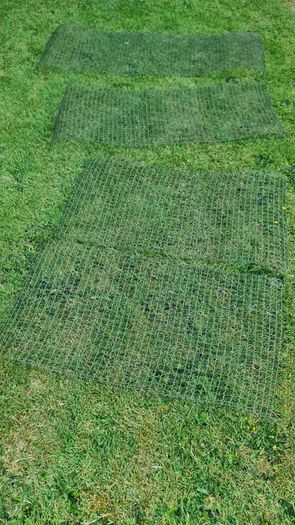 Mesh, green, plastic, approx. 49cm high, 2x2cm, x  4 pieces