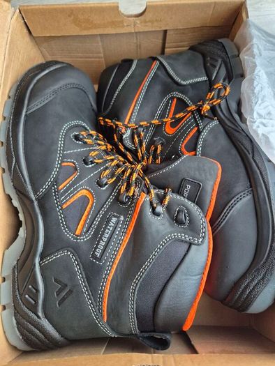 Portwest work boots