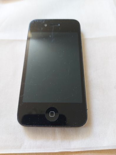 Apple Iphone 4, 8GB, Vodafone Network, in excellent condition and working Great