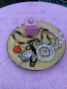 Miscellaneous jewellery 10 euros each