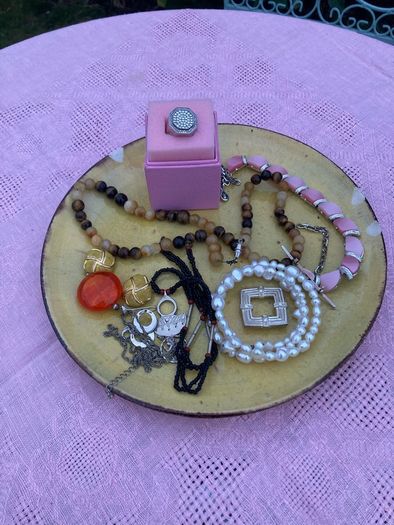 Miscellaneous jewellery 10 euros each