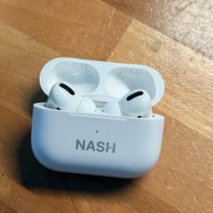 Airpods Pro 1st Gen (Wireless charging case)