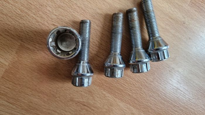 Mercedes Wheels secret bolts