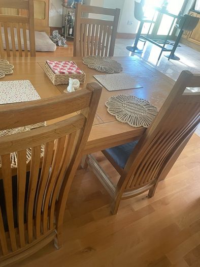 Wooden dining table and chairs - Extendable