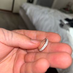 White gold 9 carat ring
