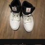 Jordan 1 mid white Image 5
