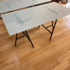 desks