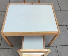 Kids table and chairs