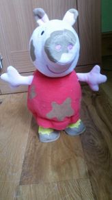 Peppa Pig Jumping in Muddy Puddles