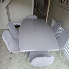 Dining Table & 6 Chairs