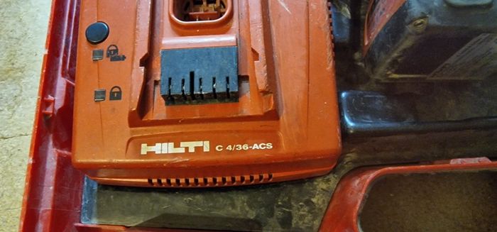 Hilti battery combi drill and impact driver kit