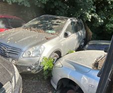 2010 Nissan qashqai for parts