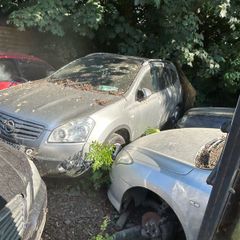 2010 Nissan qashqai for parts