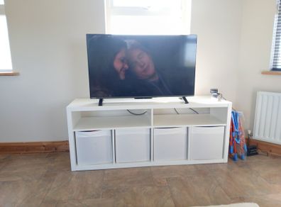 Tv unit