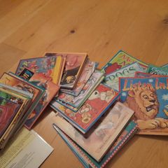 Children's books/fold outs x43