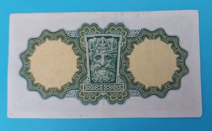 Irish 1963 Lady Lavery One pound banknote in uncirculated condition