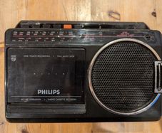 Vintage Philips Radio for Restoration