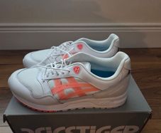 ASICS Women's Sneakers EU 40.5  Brand New