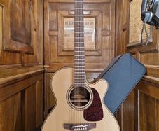 Takamine P5NC