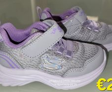 Girls skechers