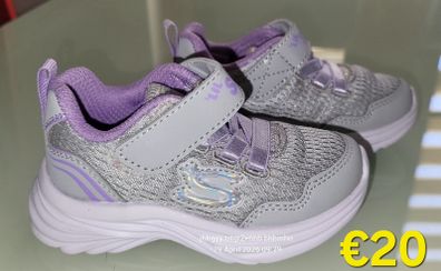 Girls skechers