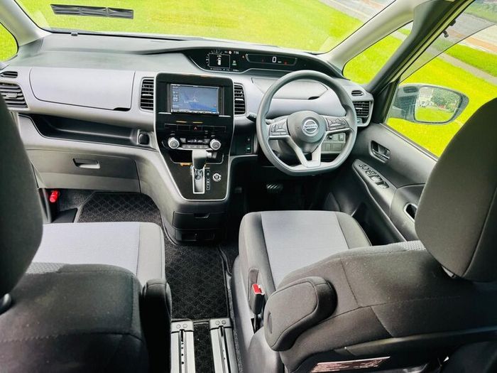 Nissan Serena 2020 Automatic petrol Hybrid 8 Seate
