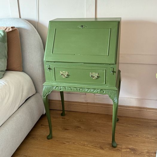 Vintage Bureau