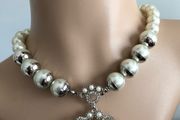 pearl necklace