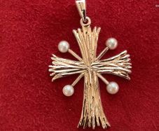 New 9ct Solid Gold HAND MADE Cross Very Unusual. With Or Without The Pearls