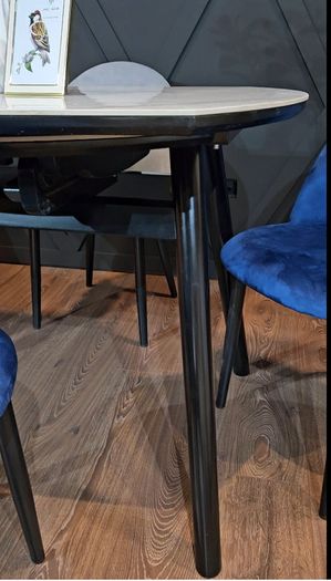 Extendable Dining Table