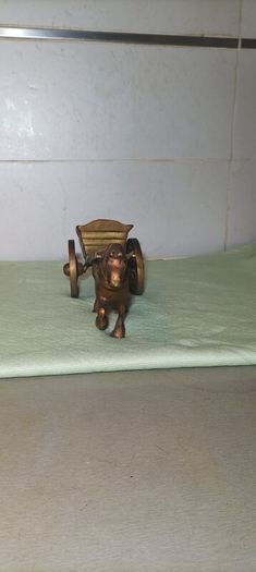 Vintage heavy brass horse and cart, weight 131.13g