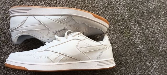 Brand New Reebok Court Advance White mens trainers size 8.5