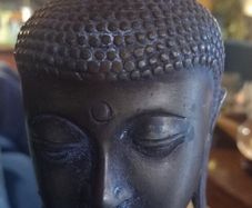Buddha in bronze, 4 inches tall, antique, rare, D18 post 8e