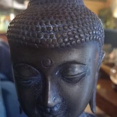 Buddha in bronze, 4 inches tall, antique, rare, D18 post 8e