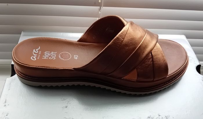 Womens sandals